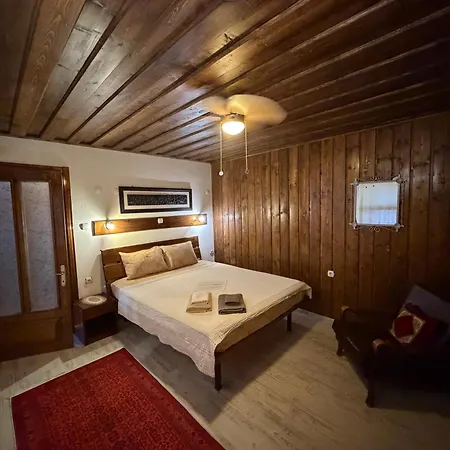 Akropolis Hotel 3*