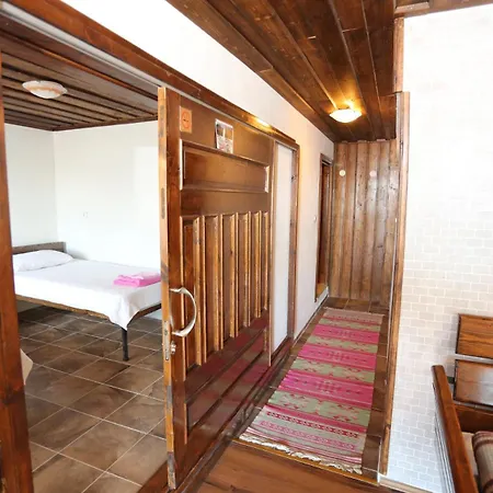 Hotel Akropolis 3*